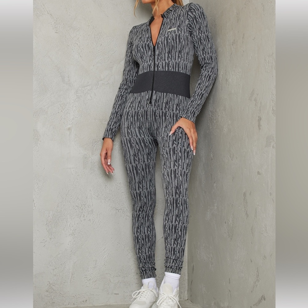 Plt grey jumpsuit never worn size medium